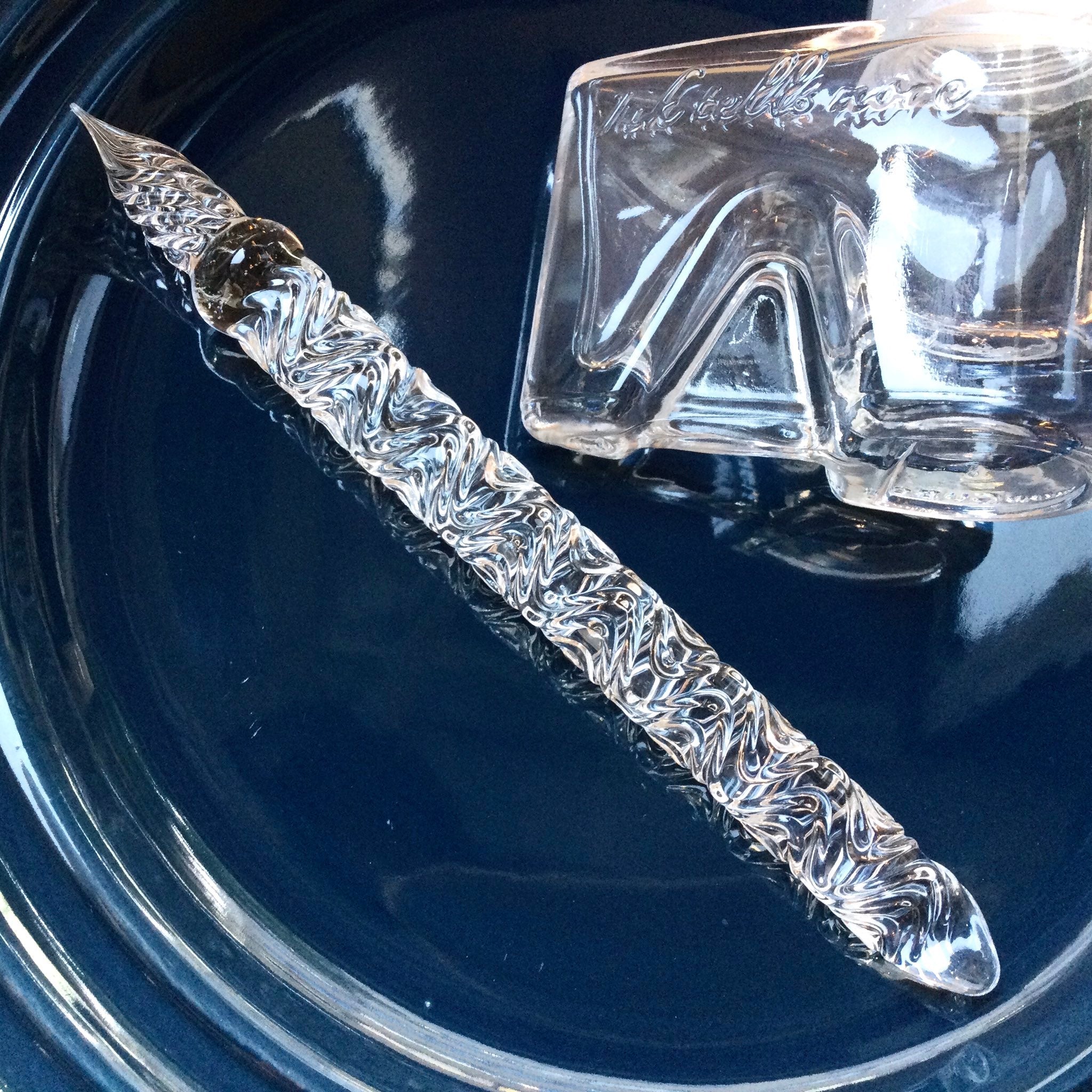 Clear Swell Glass Pen. BUNGUBUX x Synchronicity Glass Art