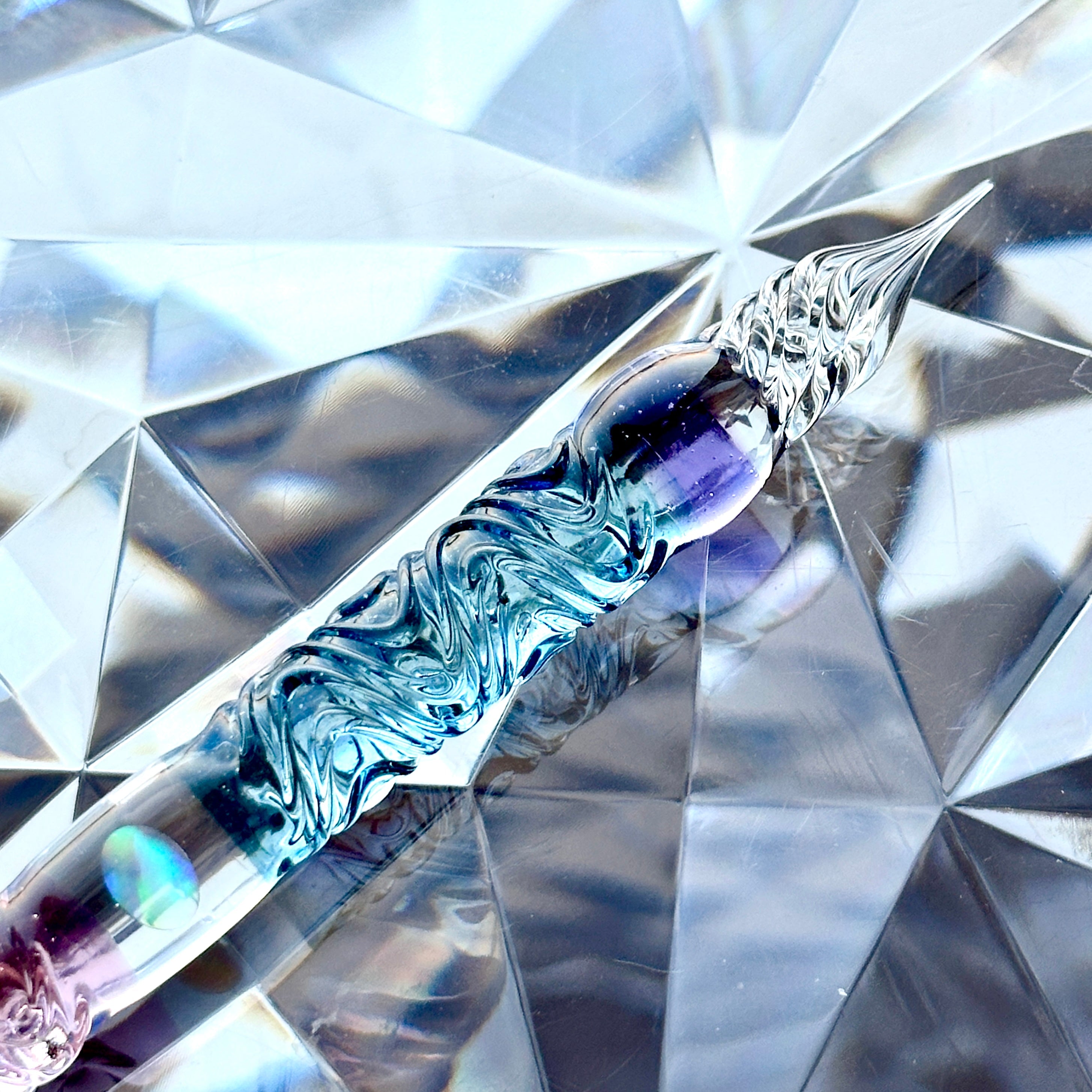 Hydrangea Double-sided Glass Pen. BUNGUBOX x Synchronicity Glass Art